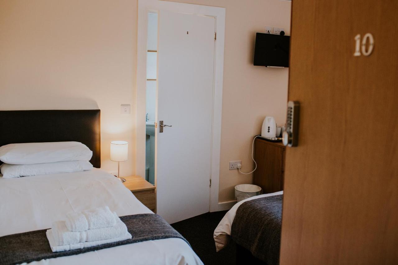 Uist Travel Accommodation Daliburgh  Buitenkant foto