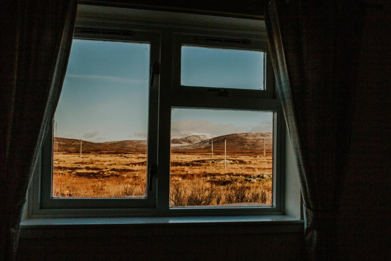 Uist Travel Accommodation Daliburgh  Buitenkant foto